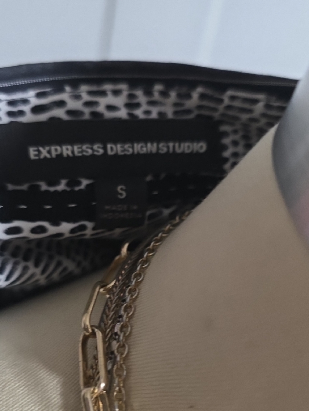 EXPRESS Design Studio Pin Stripe Black Button-up Collared Shirt sz S - Picture 2 of 2